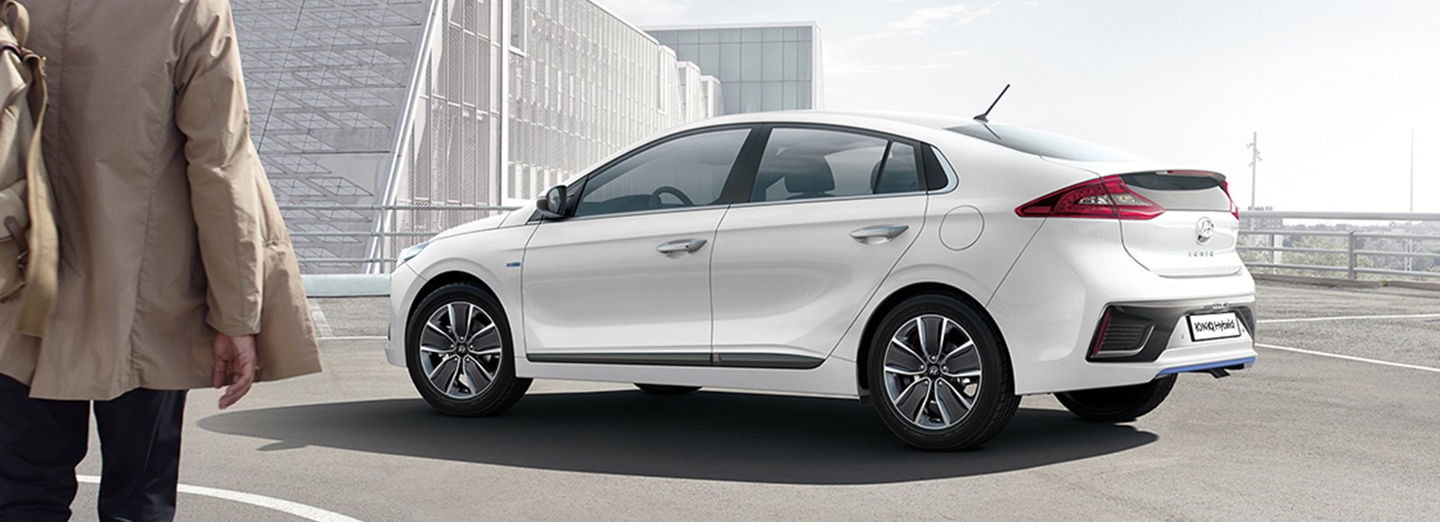 ioniq-hybrid-gallery-driver-approaching-side-white-ioniq-hybrid-original