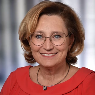 Eveline Knoll-Kurzmann