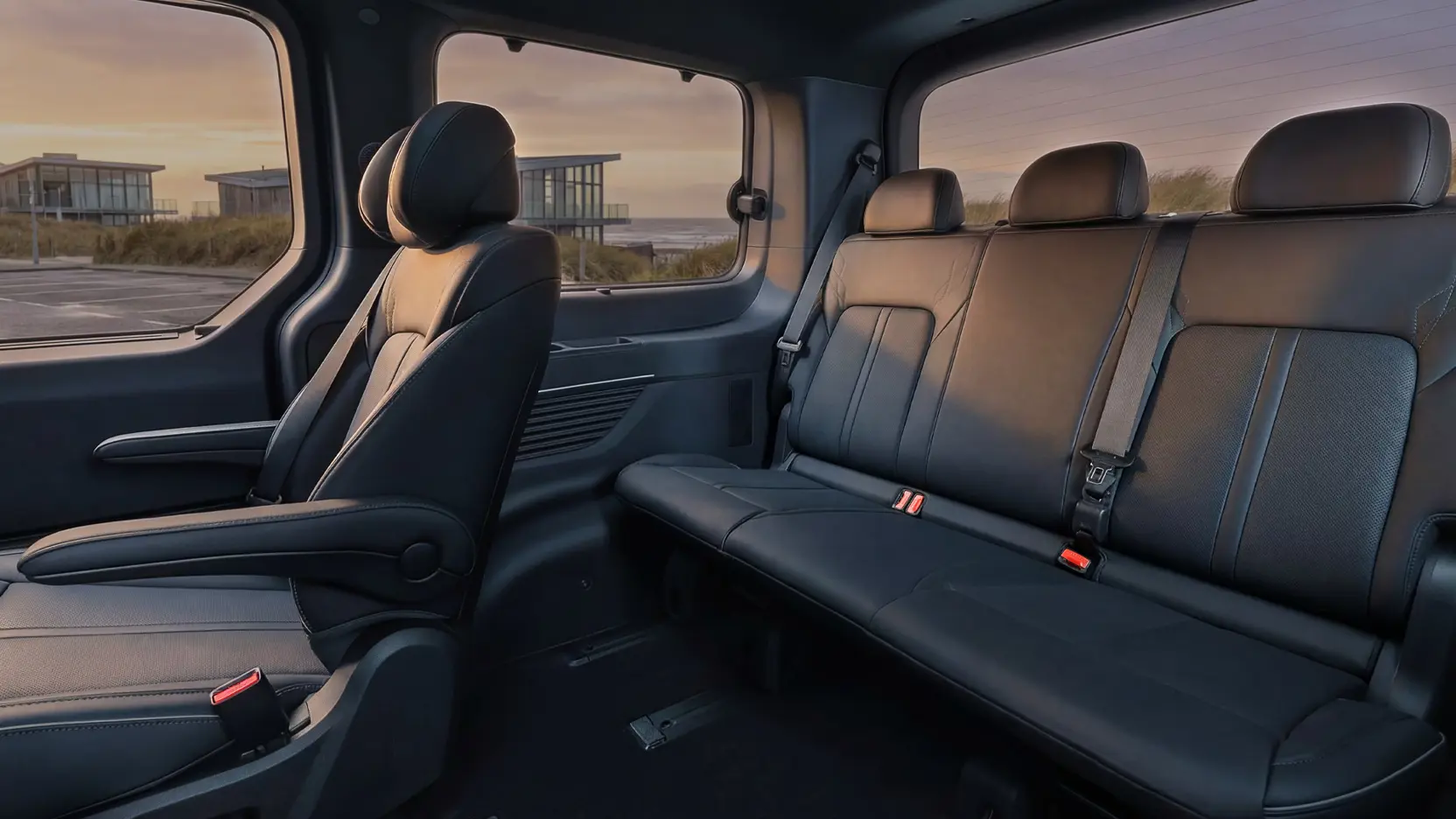 Hyundai STARIA Electric Interior Seating 16X9