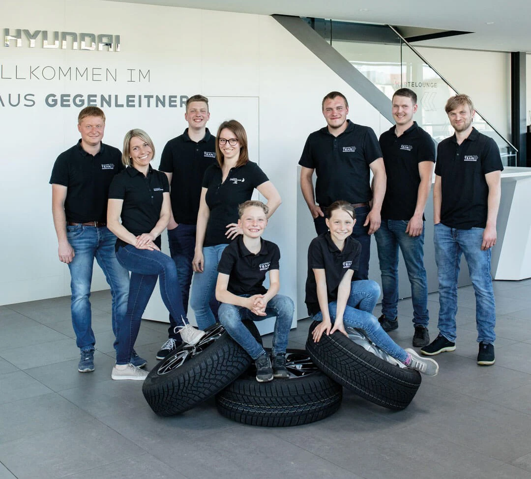 Teamfoto ohne Herbert.jpg (1)