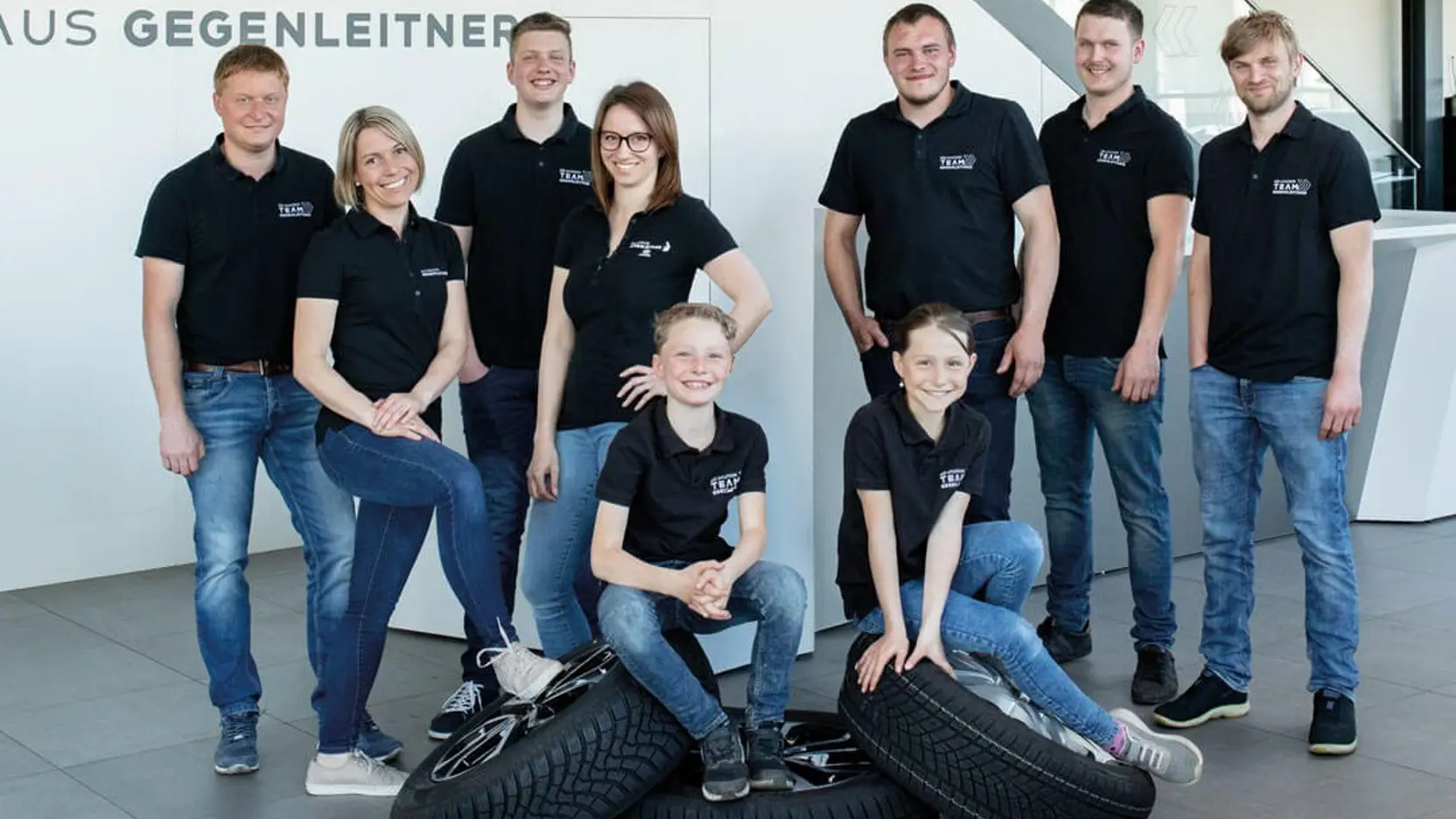 Teamfoto ohne Herbert.jpg (1)