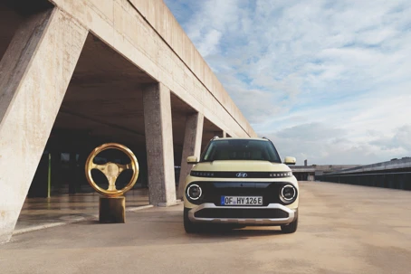 (Photo 1) Golden Steering Wheel Hyundai INSTER Is Germany's Best Car Under €25,000