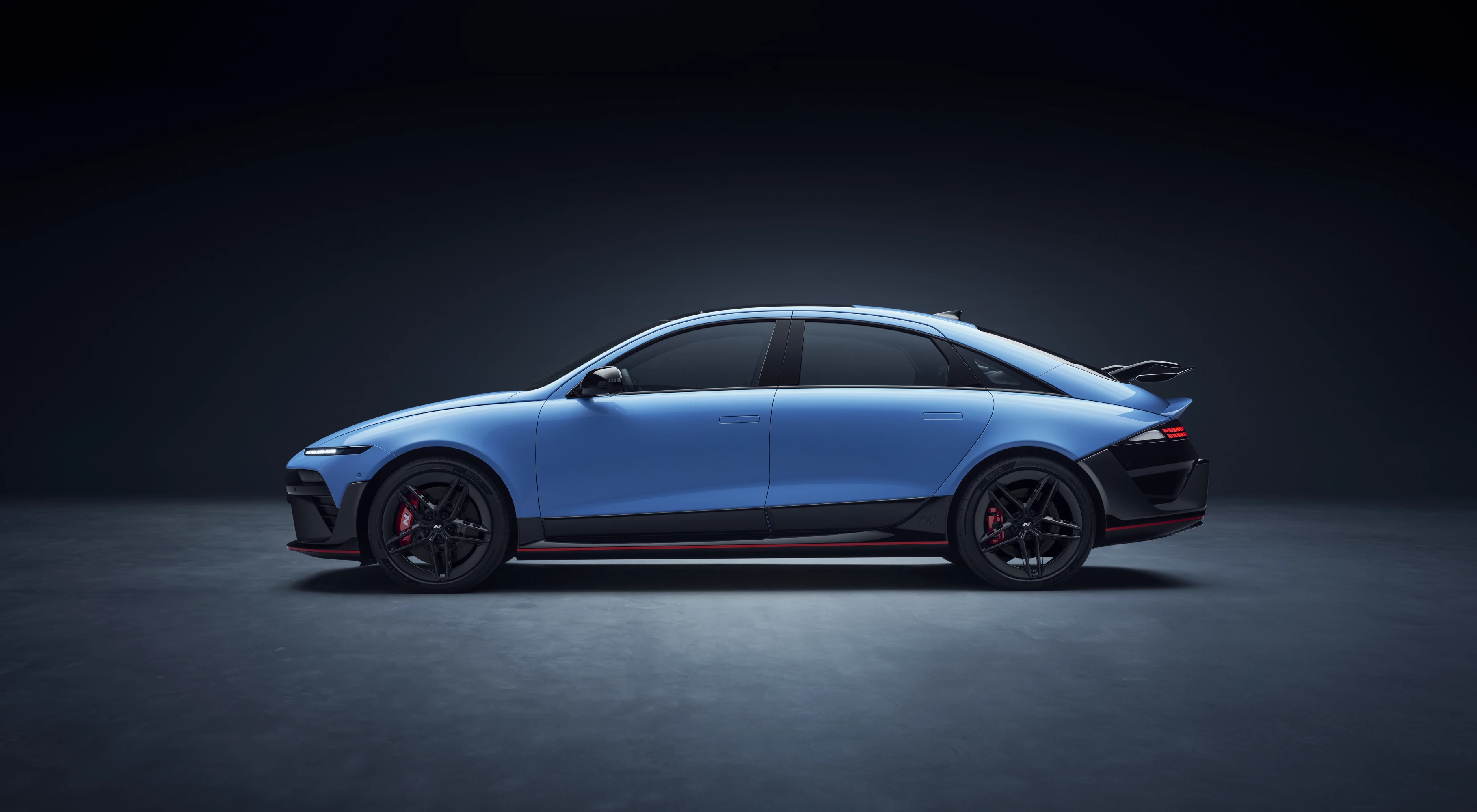 11 IONIQ 6 N Studio Side