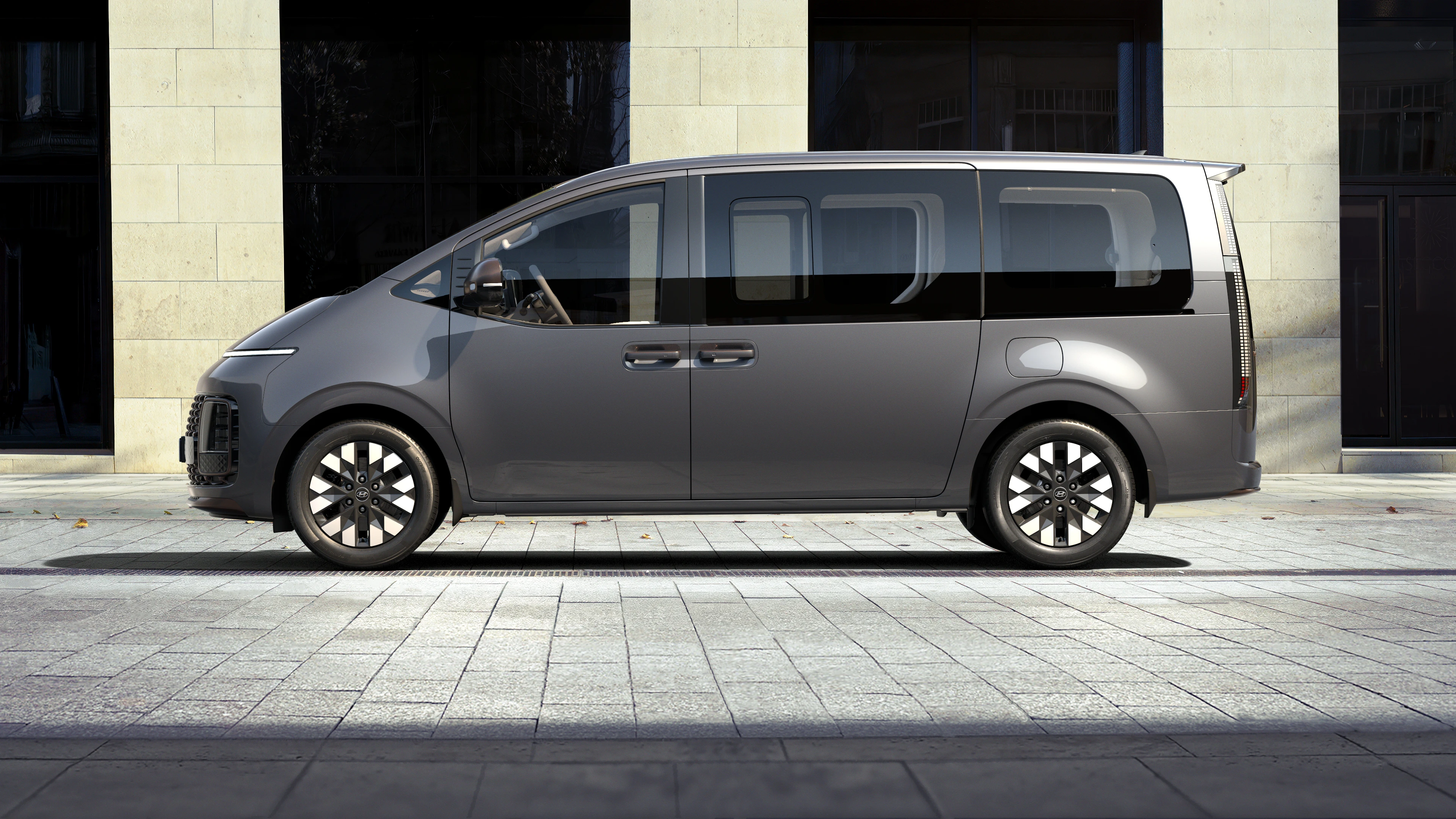 US4 Viz EXT P7V Graphitegraymetallic SHOT 003