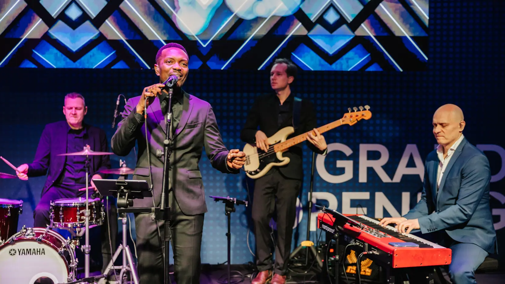 (C)Philipplipiarski 7400