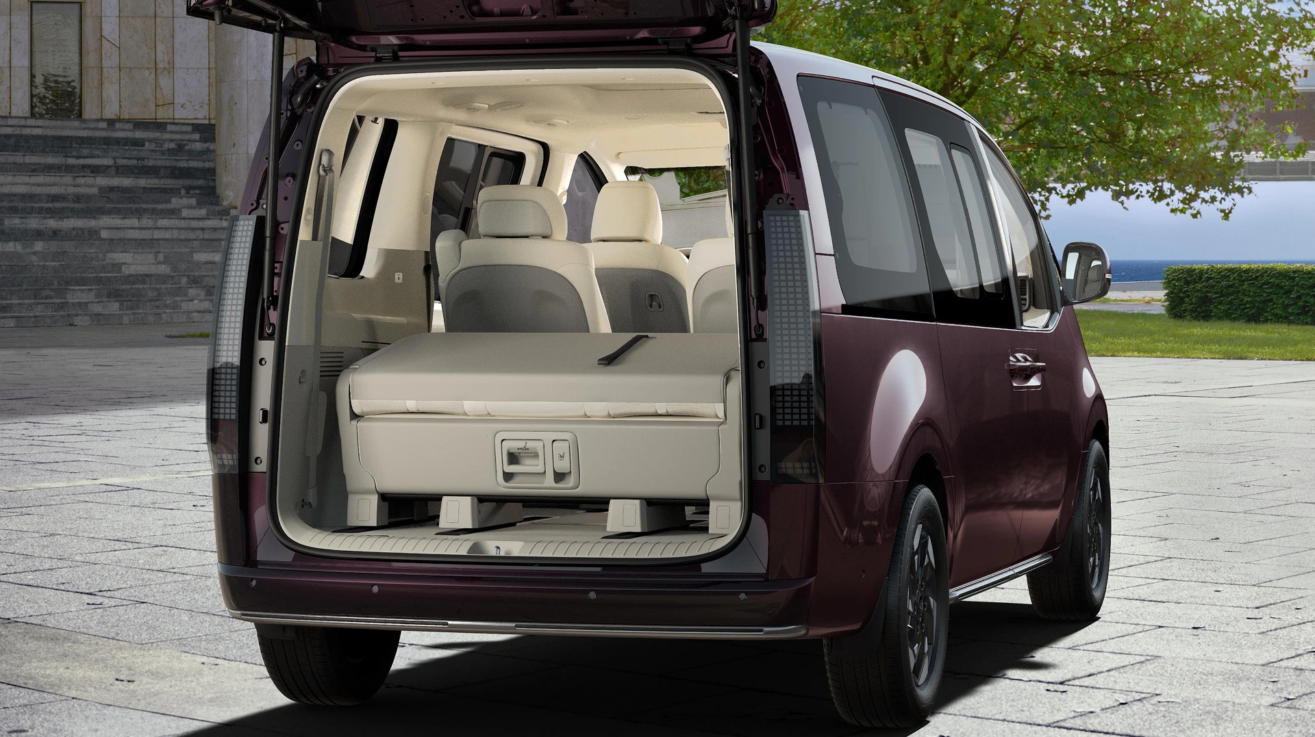 Hyundai STARIA Electric Interior Cargo Space 16X9