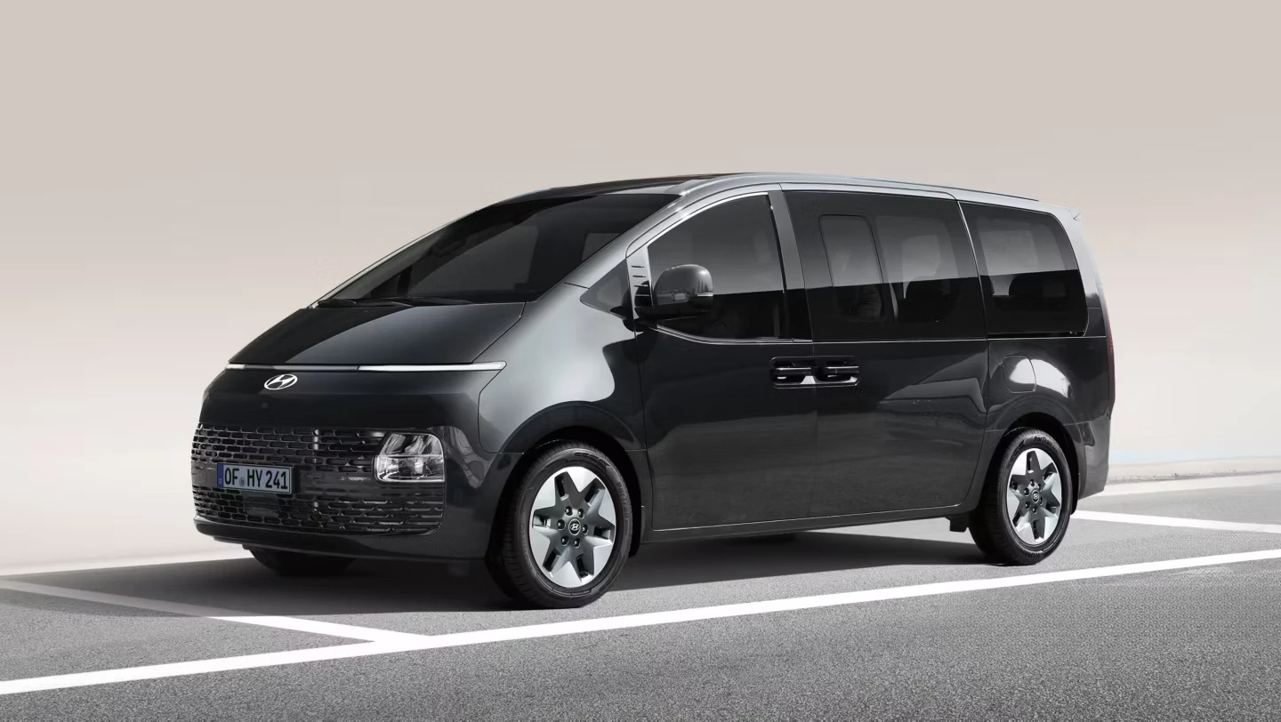 HMD US4 Hev 9 Sitzer 16X9