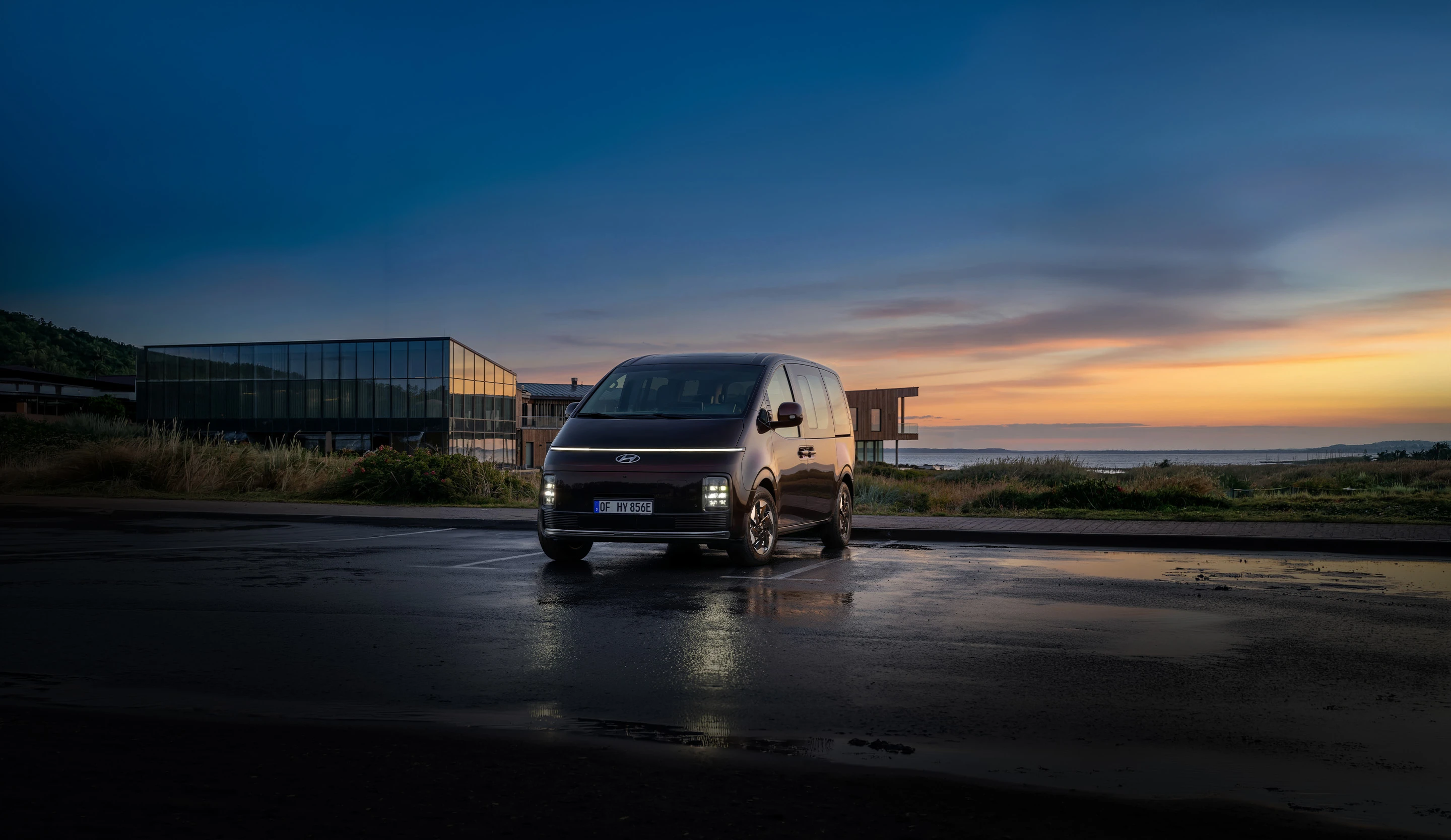 Hyundai STARIA Electric Exterior Film Thumbnail 01