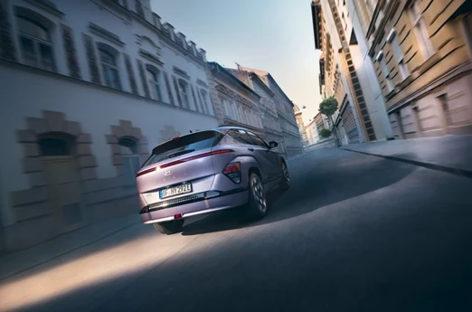 Hme Sx2 Ev Supporting Key Visual Driving Rear
