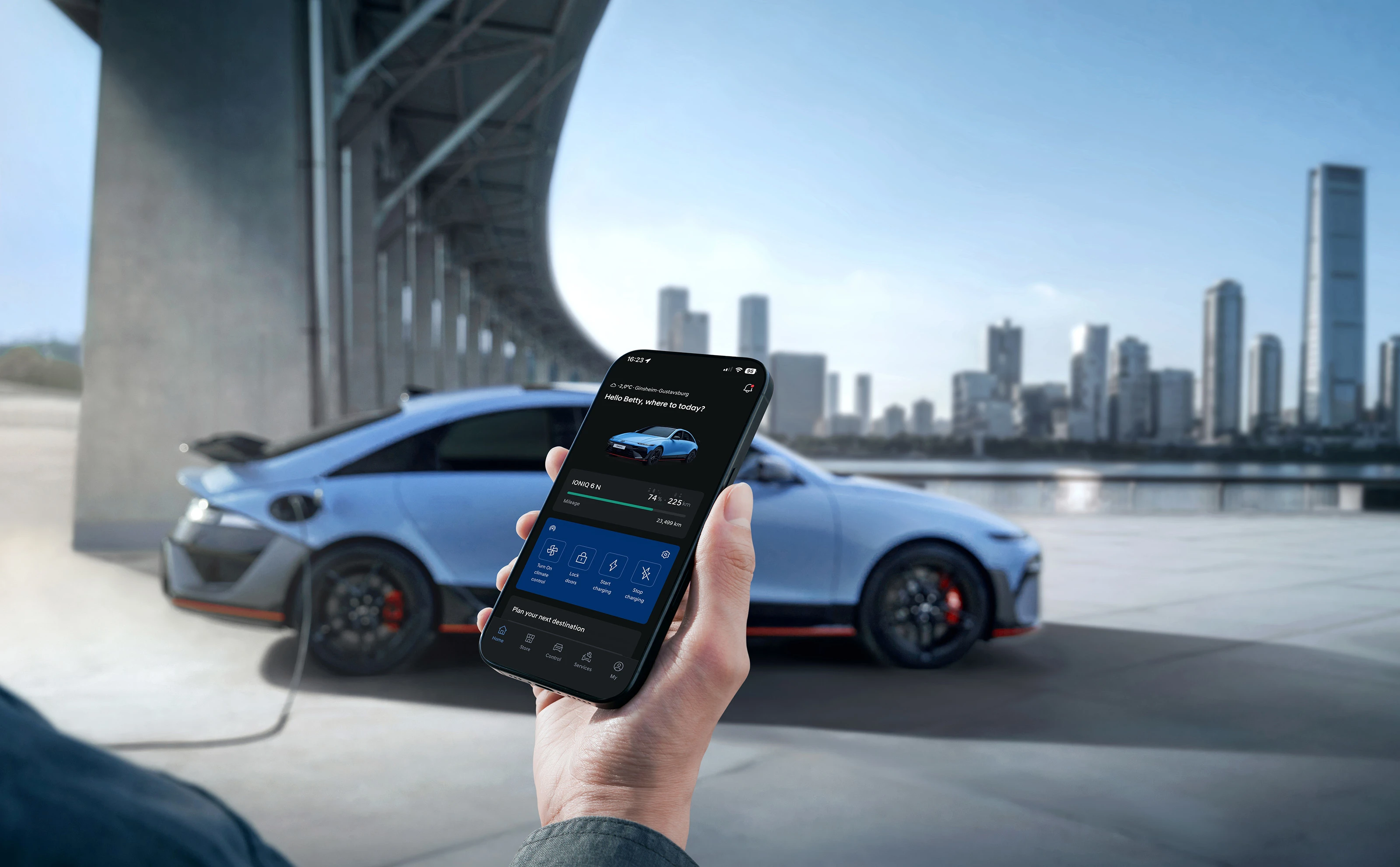 Hyundai IONIQ 6N Charging Status Mobile Phone Screen CE N External Charging Convenience My Hyundai Essentials