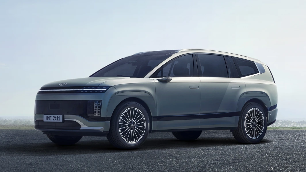 Hyundai Ioniq 9 2024 Exterior Front Quarter