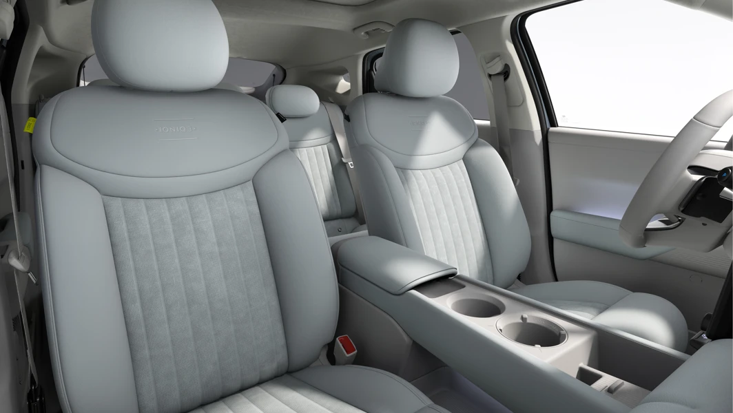 Hyundai IONIQ 3 Basis MY27 INT SHOT022 Frontseats