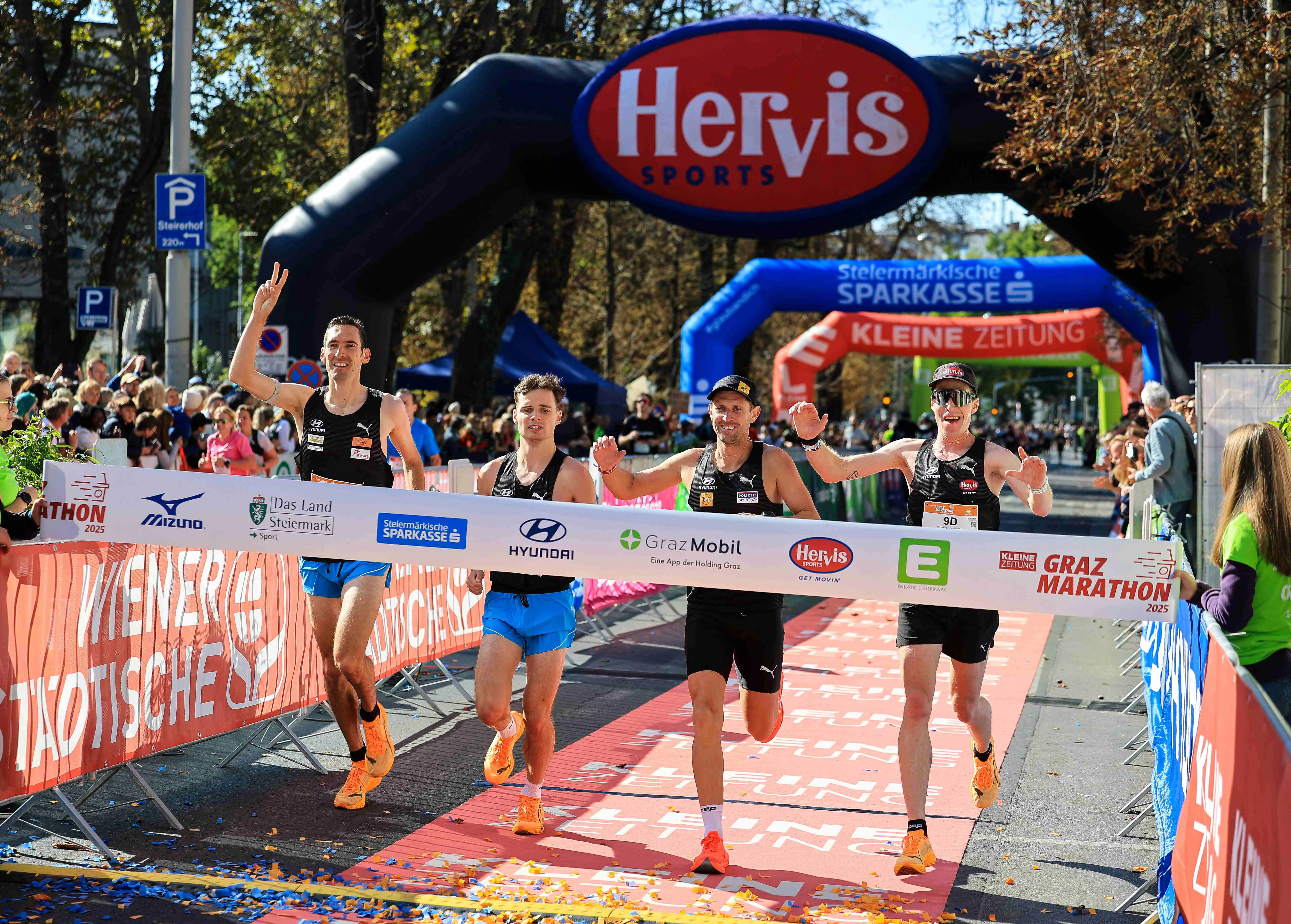 GM Hyundai Staffel Zieleinlauf