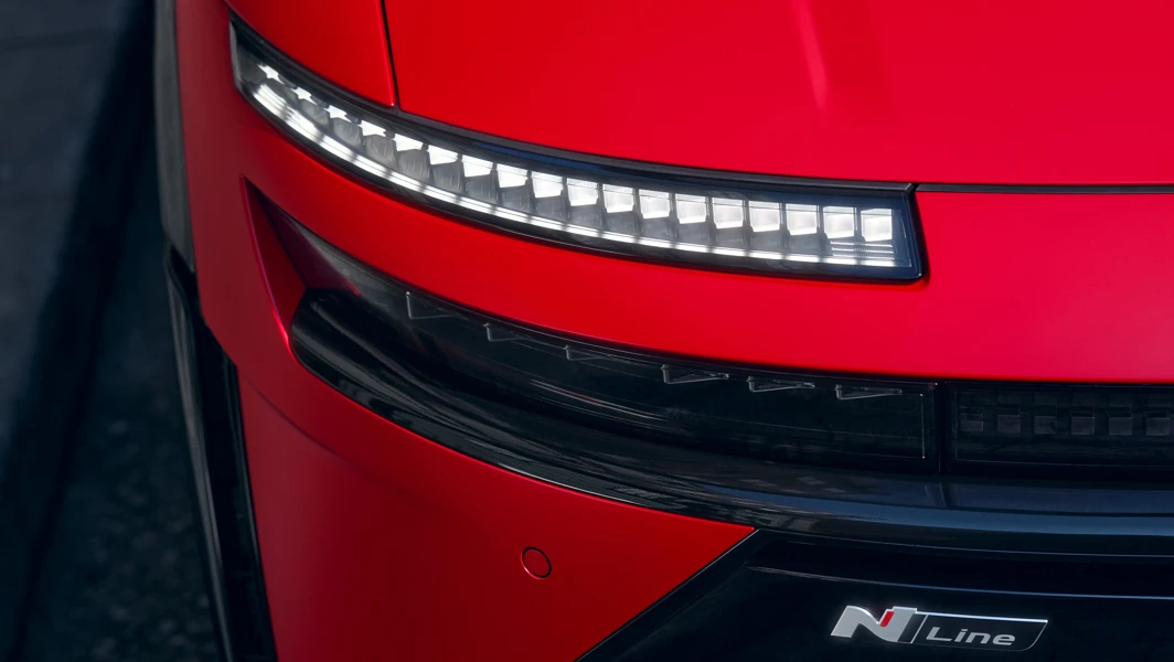 Hyundai IONIQ 3 Exterior Front Headlight Closeup 20 LED Lights