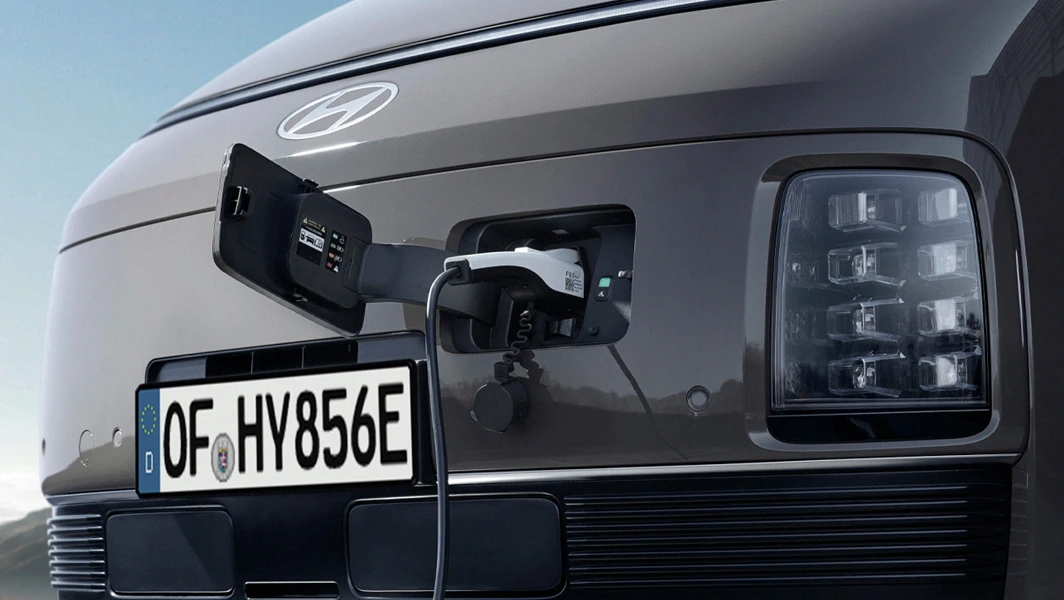 Hyundai STARIA Electric Exterior Front Charging 1X1