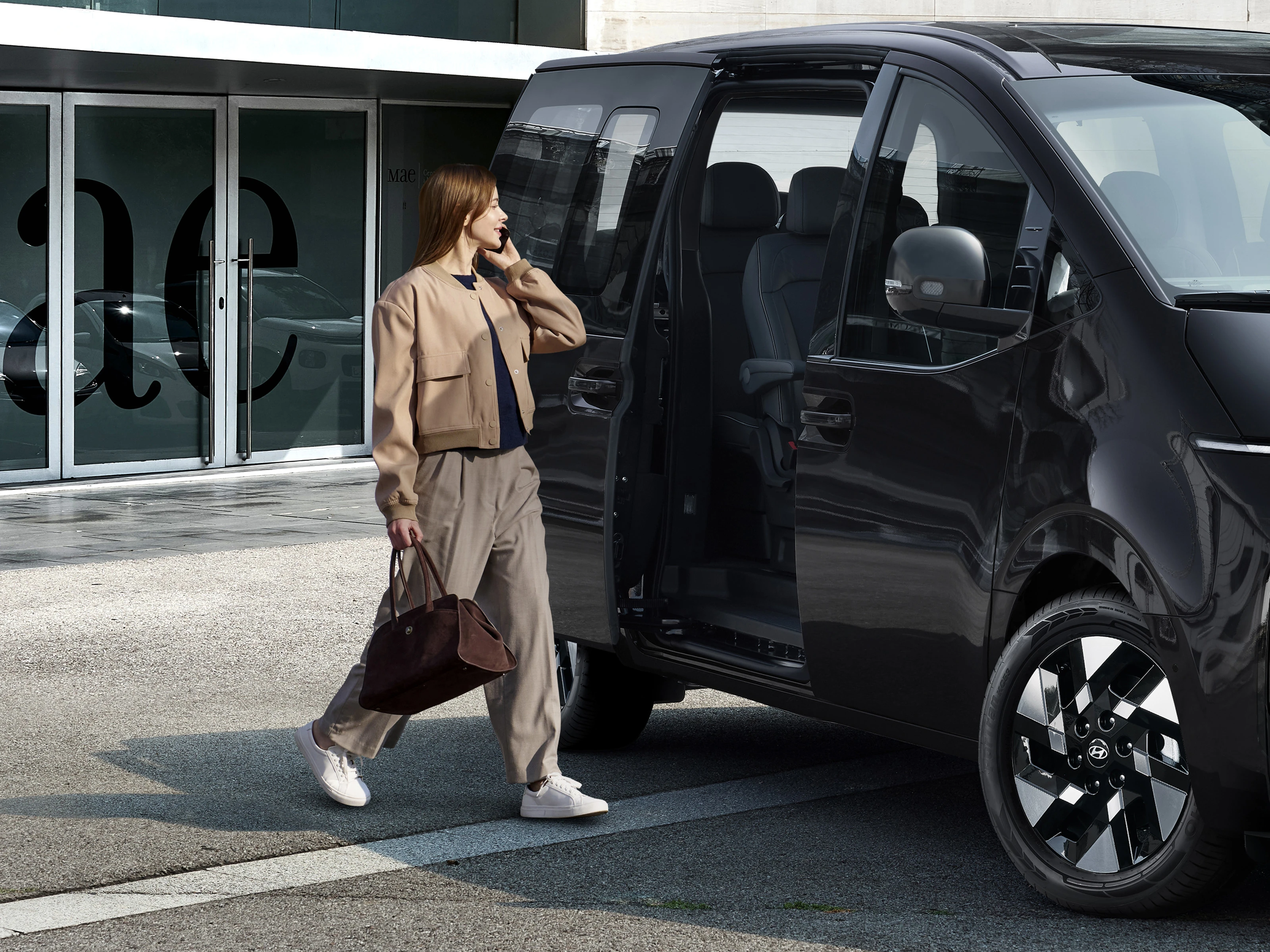 Hyundai STARIA Electric Power Sliding Doors 4X3