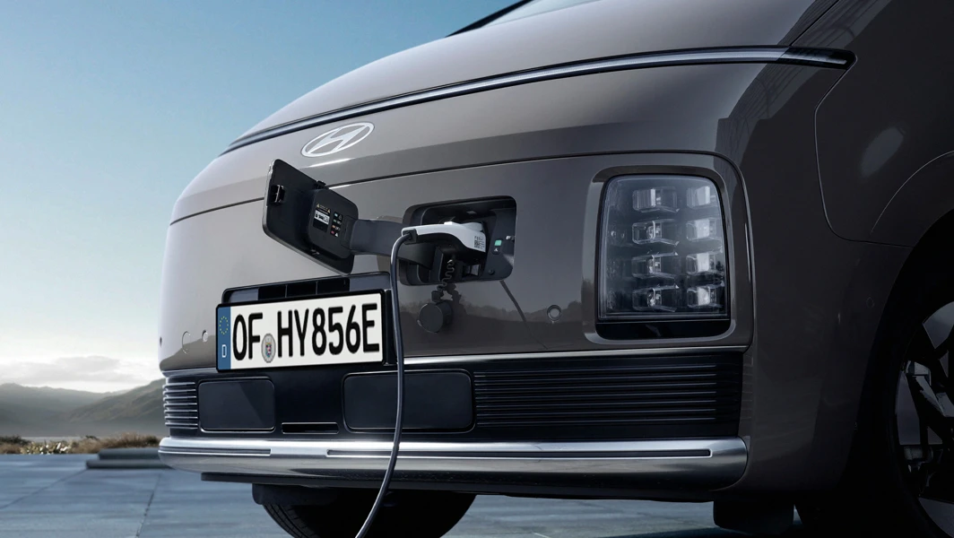 Hyundai STARIA Electric Exterior Front Charging 16X9