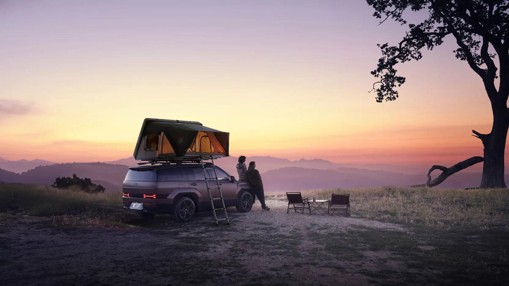 Hyundai Santafe Exterior 2023 PHEV KV BACK CAMP TALENTS STILL