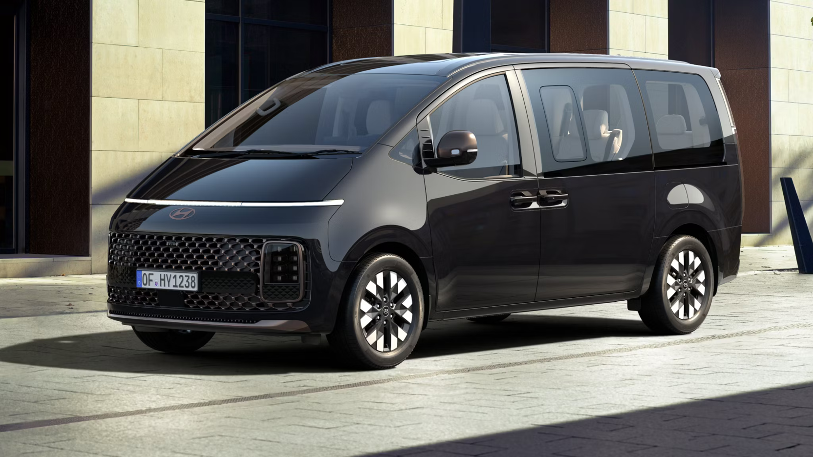 US4 Viz EXT A2B Abyssblackpearl SHOT 002 16X9