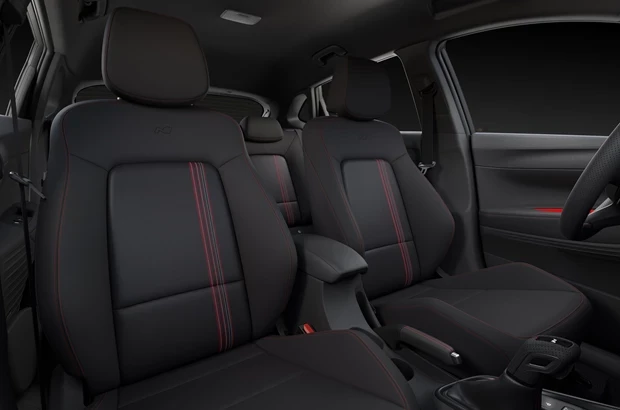 hyundai i20 nlin innenansicht rot schwarze sitze