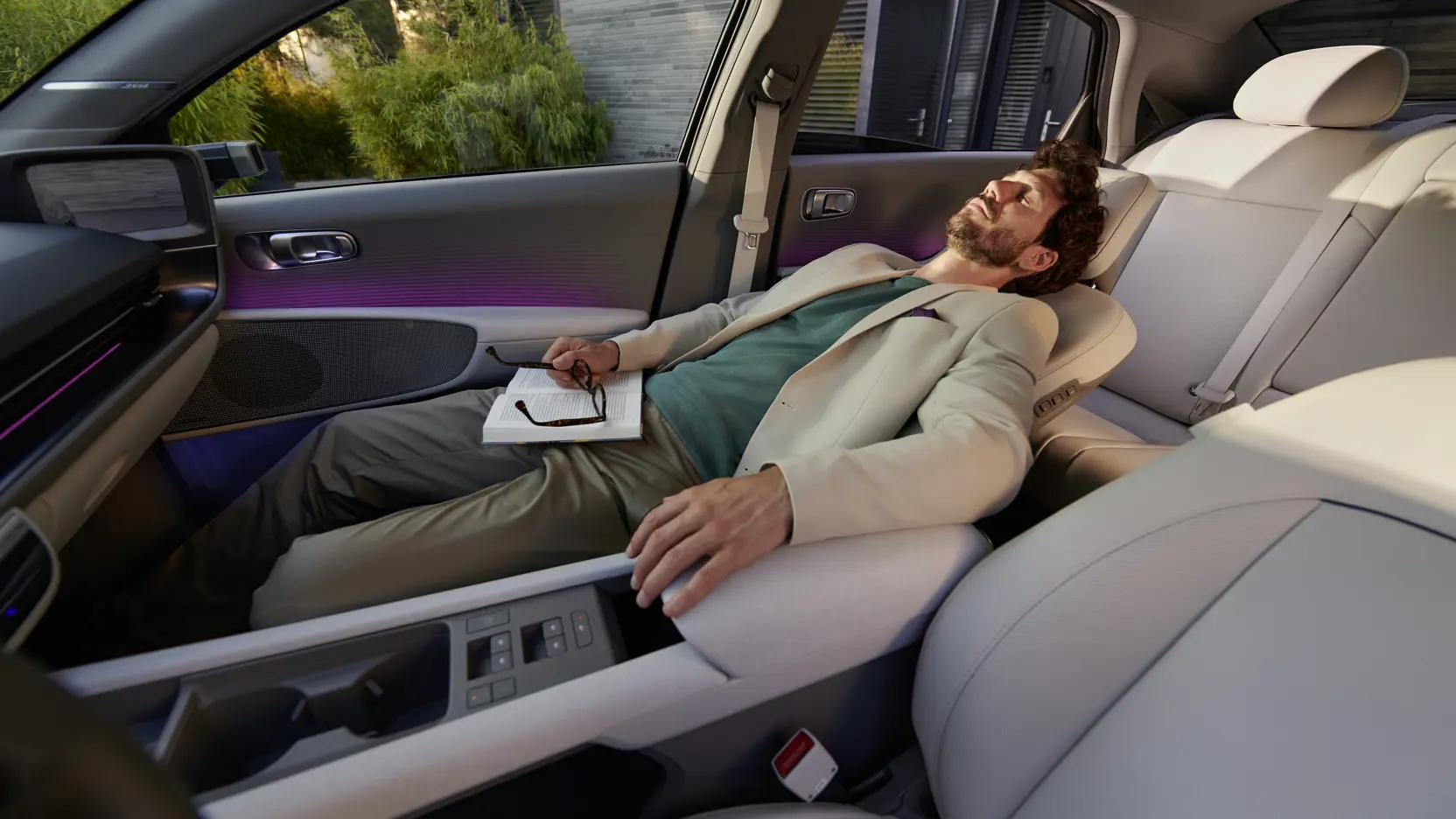 HME Photo IONIQ 6 Launch Lifestyle 01 Fin