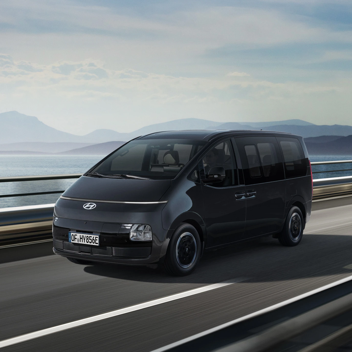 Hyundai STARIA Electric Exterior Driving Shot 1X1